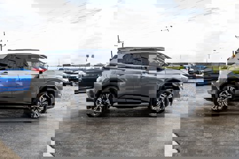 Used 2021 Nissan Rogue SV image 4