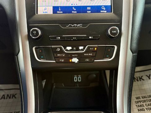 Used 2020 Ford Fusion SE image 10
