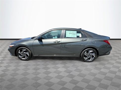 New 2025 Hyundai Elantra SEL image 4