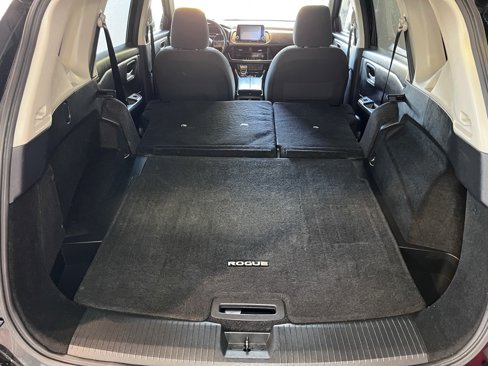 Used 2024 Nissan Rogue SV image 54