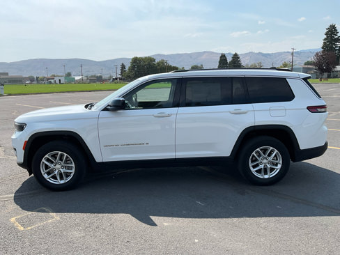 Used 2023 Jeep Grand Cherokee L Laredo image 5