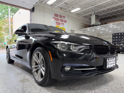 Used 2018 BMW 330i xDrive Sedan image 1