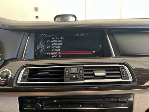 Used 2014 BMW 750Li xDrive image 15