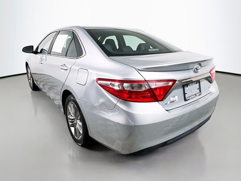 Used 2017 Toyota Camry SE image 8