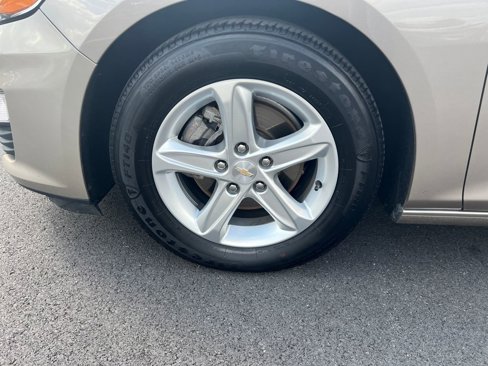 Used 2023 Chevrolet Malibu LS image 12