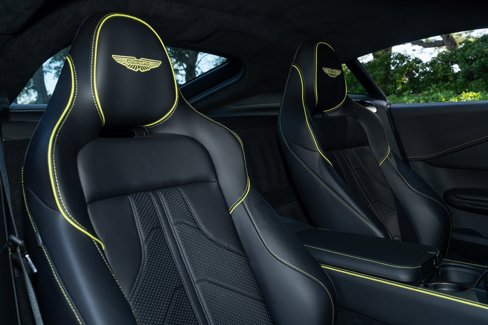 Used 2025 Aston Martin V8 Vantage Coupe image 17