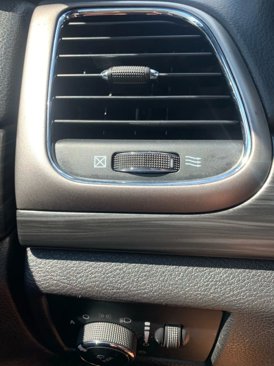 Used 2019 Jeep Grand Cherokee Altitude image 21