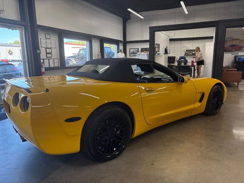 Used 2003 Chevrolet Corvette Convertible w/ Preferred Equipment Group1 image 12