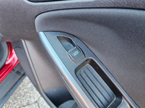 Used 2013 Ford Focus Titanium image 32