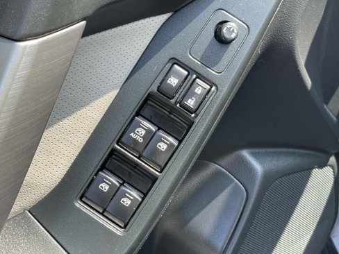 Used 2016 Subaru Forester 2.5i Touring image 17