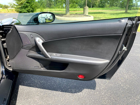 Used 2005 Chevrolet Corvette Convertible w/ Preferred Equipment Group image 28