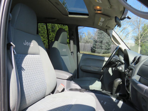 Used 2005 Jeep Liberty Limited image 7