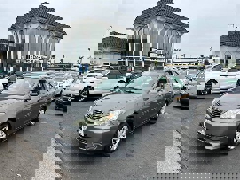 Used 2005 Toyota Camry LE image 1