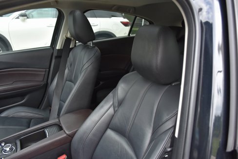 Used 2017 MAZDA MAZDA3 Touring image 29