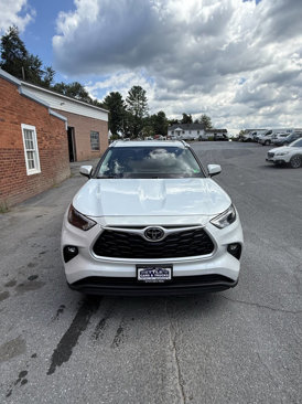 Used 2022 Toyota Highlander XLE image 4