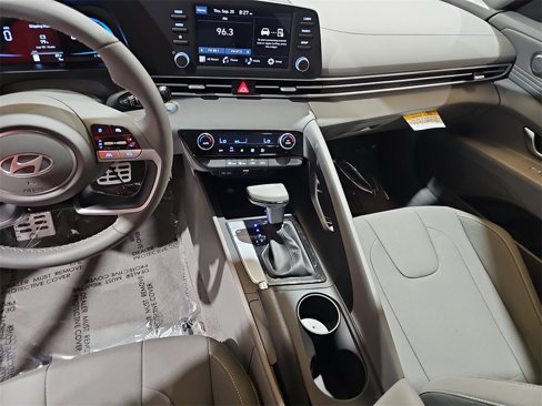 New 2025 Hyundai Elantra Sport image 19