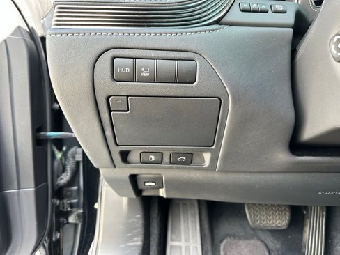 Used 2018 Lexus LS 500 image 19
