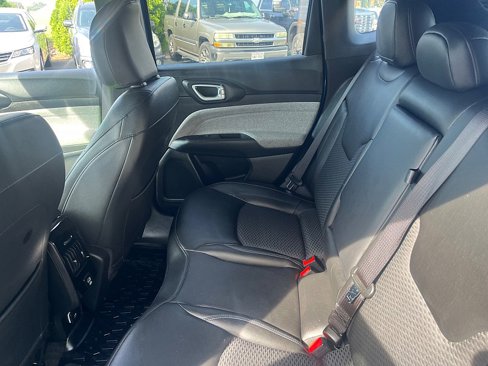 Used 2023 Jeep Compass Latitude image 16