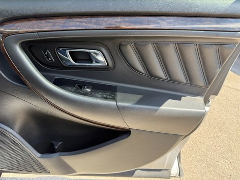 Used 2013 Ford Taurus Limited image 22