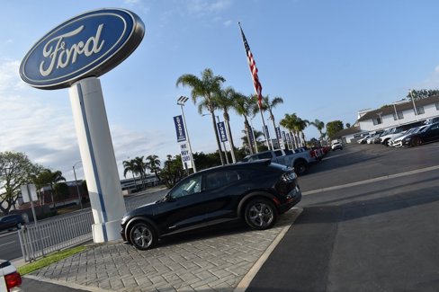 Used 2023 Ford Mustang Mach-E Select image 19