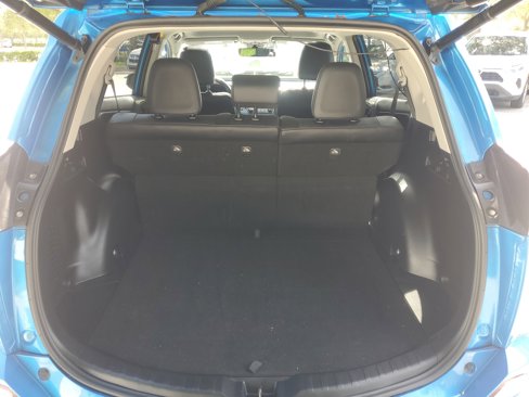 Used 2018 Toyota RAV4 Limited image 10
