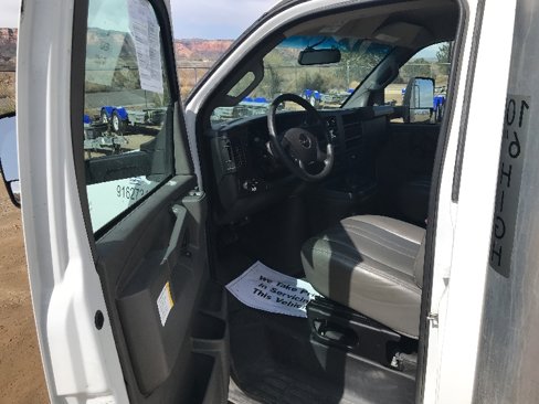 Used 2022 GMC Savana 3500 Extended w/ Power Convenience Package image 16