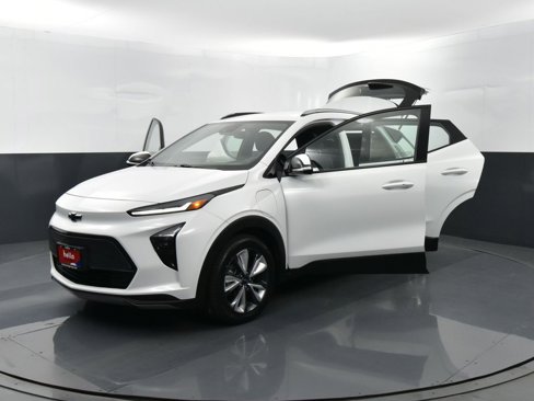 Used 2022 Chevrolet Bolt EUV LT w/ Convenience Package image 34