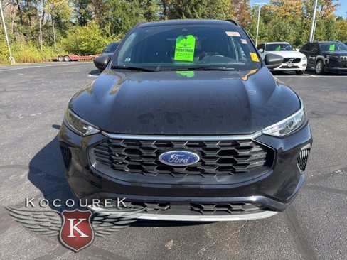 Used 2023 Ford Escape ST-Line w/ Tech Pack #1 image 2