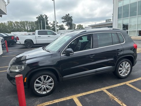 Used 2013 Volkswagen Tiguan SEL image 2