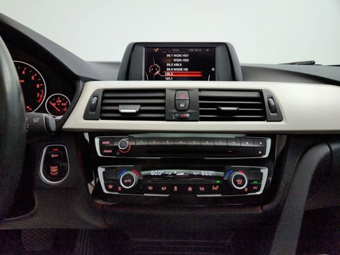 Used 2017 BMW 320i Sedan image 19