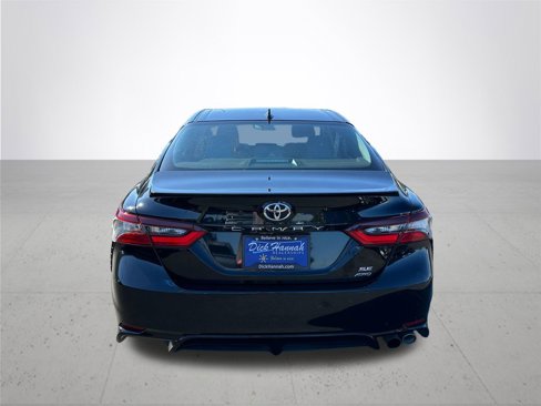 Used 2023 Toyota Camry SE image 8