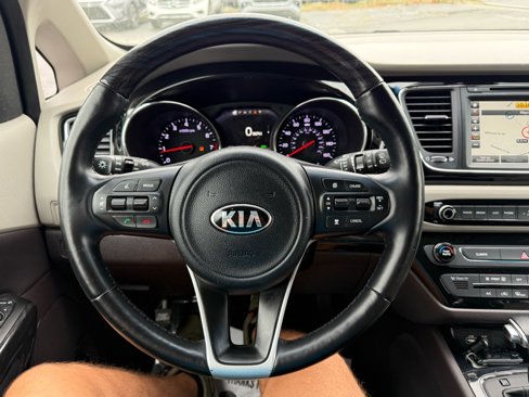 Used 2017 Kia Sedona SX Limited image 15