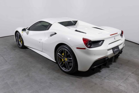 Used 2018 Ferrari 488 Spider image 15
