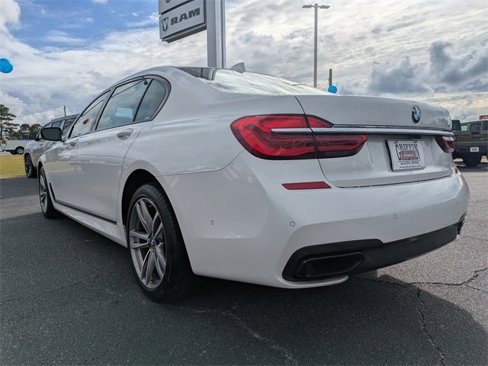 Used 2017 BMW 740i image 5