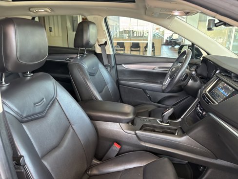 Used 2017 Cadillac XT5 Luxury image 38
