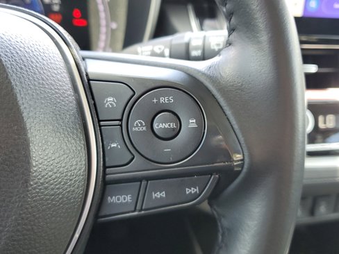 Used 2024 Toyota Corolla Cross XLE image 31