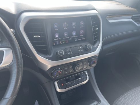 Used 2023 GMC Acadia SLE image 16