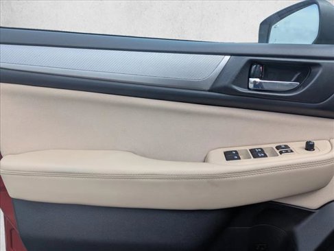 Used 2015 Subaru Outback 2.5i Premium image 10