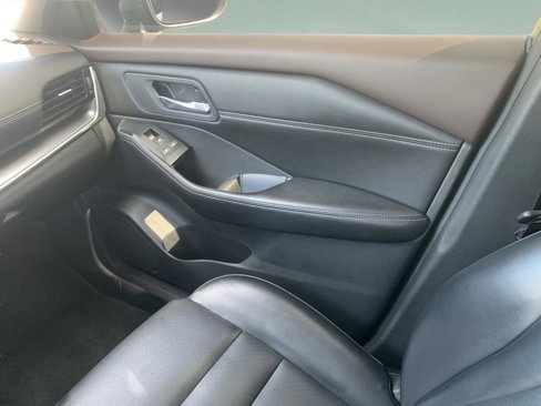 Used 2022 Nissan Rogue SV image 14