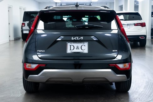 Used 2023 Kia Niro SX image 5