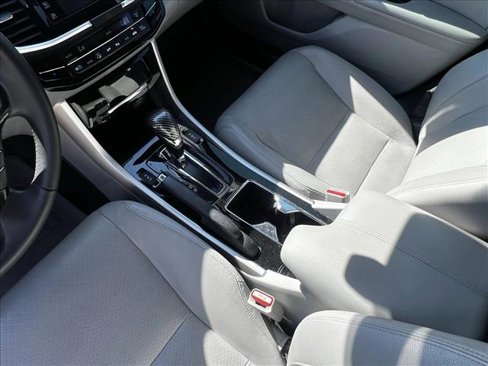 Used 2016 Honda Accord Touring image 13