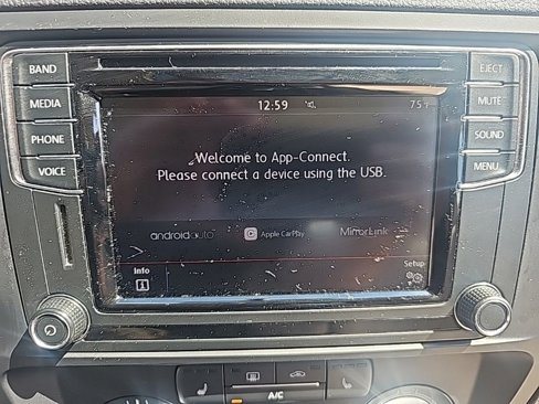 Used 2017 Volkswagen Jetta SE image 27