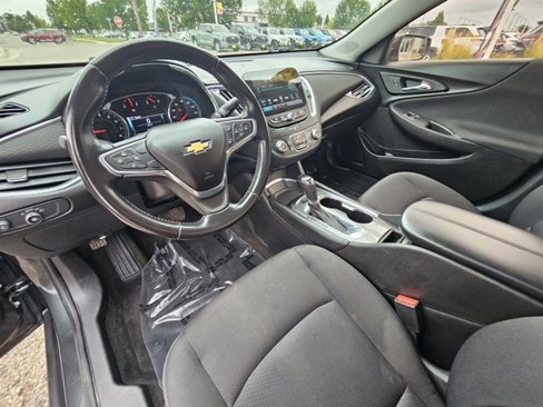 Used 2018 Chevrolet Malibu LT image 14
