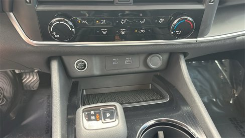 Used 2023 Nissan Rogue S image 25