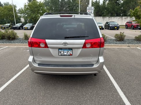 Used 2008 Toyota Sienna LE image 3