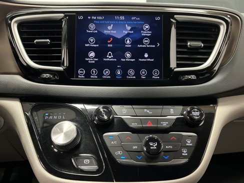 Certified 2019 Chrysler Pacifica Touring Plus w/ Cold Weather Group image 8