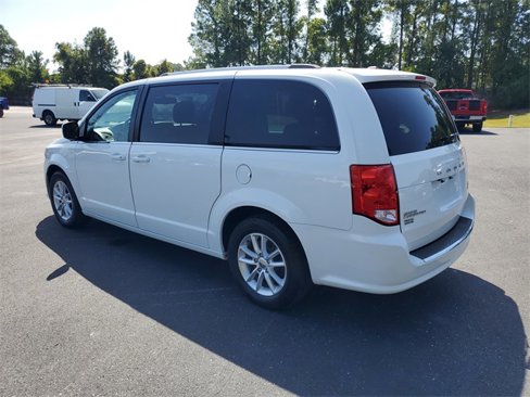 Used 2019 Dodge Grand Caravan SXT image 4
