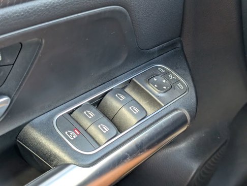 Used 2021 Mercedes-Benz GLA 250 image 11