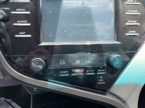 Used 2019 Toyota Camry SE image 24