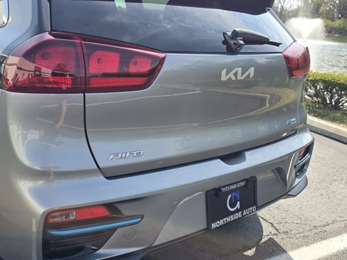 Used 2022 Kia Niro EX image 9